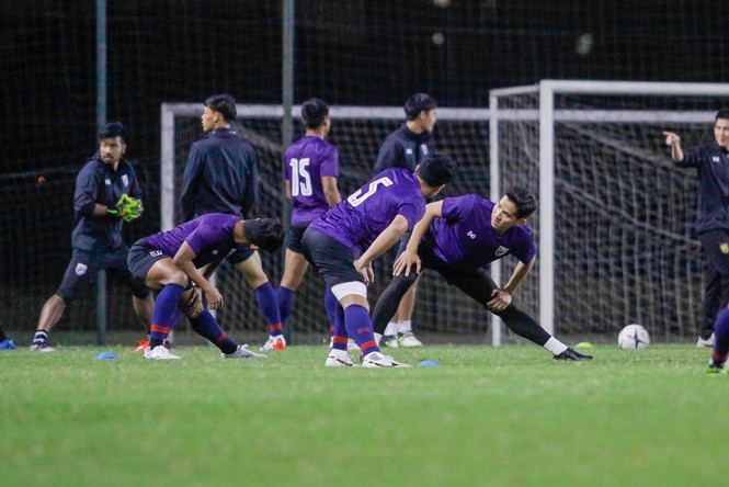U23 Thái Lan 'rớt' tiền vệ công trước trận với U23 Việt Nam - ảnh 5