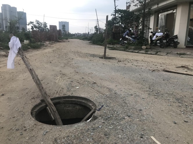 Giữa Hà Nội, khu dân cư không điện, không nước nhiều năm - ảnh 4