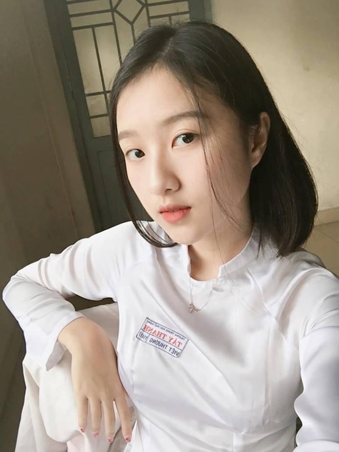 Loạt hot girl sinh năm 2001 đang ôn tập cho kỳ thi THPT quốc gia - ảnh 2