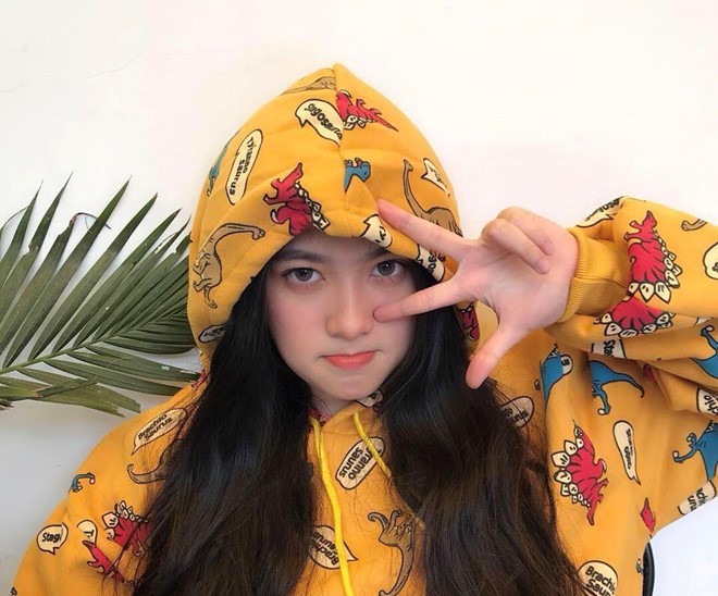 Loạt hot girl sinh năm 2001 đang ôn tập cho kỳ thi THPT quốc gia - ảnh 7
