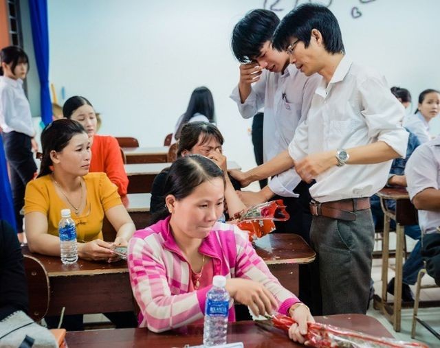 Xúc động ảnh kỷ yếu đặc biệt 'Có những điều con chưa dám nói' - ảnh 8