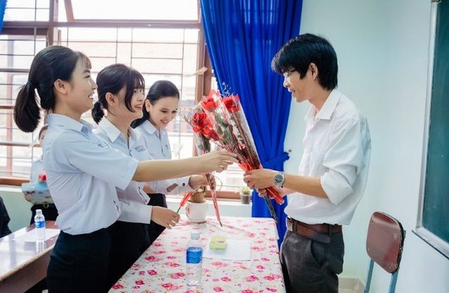 Xúc động ảnh kỷ yếu đặc biệt 'Có những điều con chưa dám nói' - ảnh 9