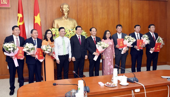 Điều động, bổ nhiệm nhân sự 5 địa phương - ảnh 2