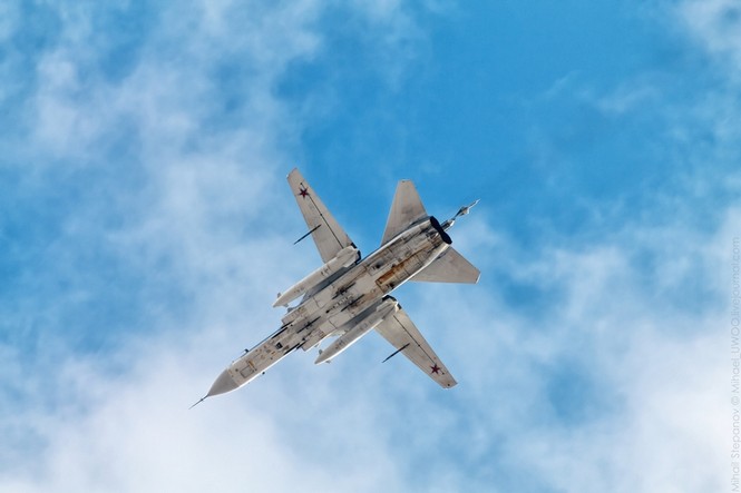 Cận cảnh cường kích Su-24 khiến hải quân Mỹ thất thần - ảnh 10