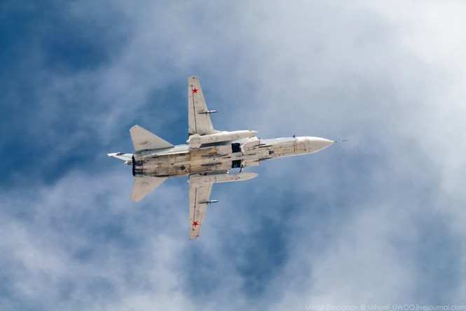 Cận cảnh cường kích Su-24 khiến hải quân Mỹ thất thần - ảnh 13