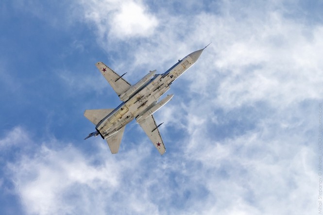 Cận cảnh cường kích Su-24 khiến hải quân Mỹ thất thần - ảnh 15