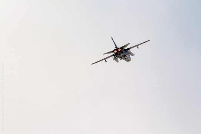 Cận cảnh cường kích Su-24 khiến hải quân Mỹ thất thần - ảnh 2