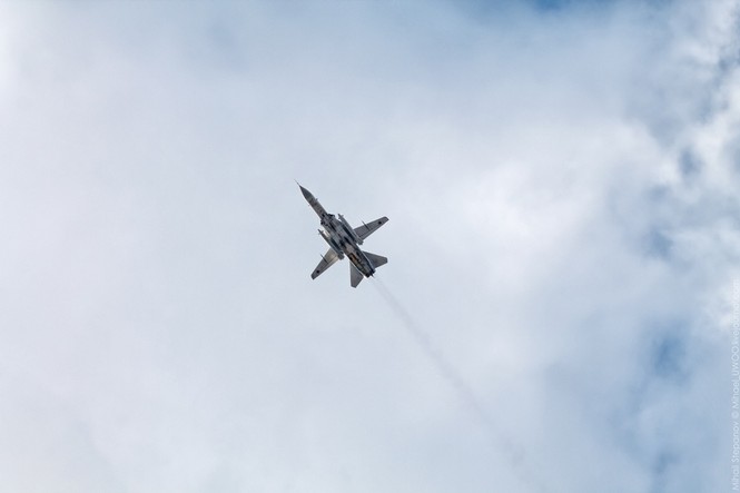 Cận cảnh cường kích Su-24 khiến hải quân Mỹ thất thần - ảnh 4