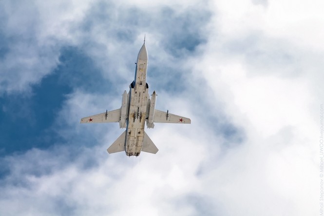 Cận cảnh cường kích Su-24 khiến hải quân Mỹ thất thần - ảnh 6