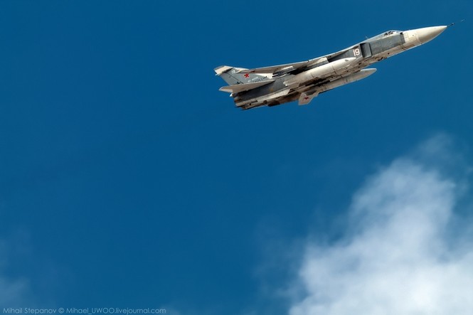 Cận cảnh cường kích Su-24 khiến hải quân Mỹ thất thần - ảnh 8