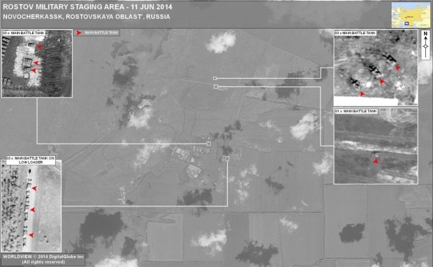 NATO công bố hình ảnh xe tăng Nga tiến vào Ukraine - ảnh 2