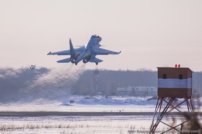 Nga bất ngờ đưa thêm tiêm kích Su-30SM tới miền Nam - ảnh 11