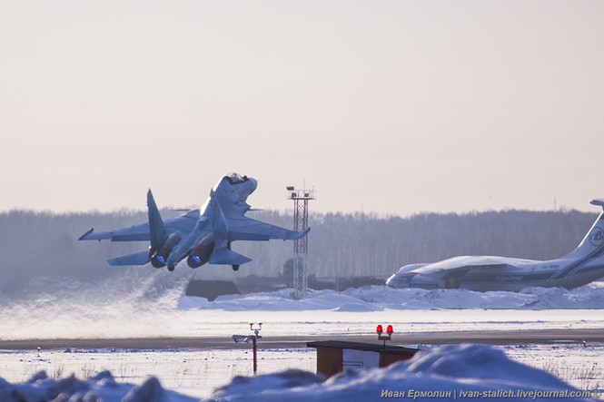 Nga bất ngờ đưa thêm tiêm kích Su-30SM tới miền Nam - ảnh 12