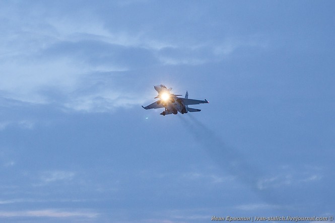 Nga bất ngờ đưa thêm tiêm kích Su-30SM tới miền Nam - ảnh 2