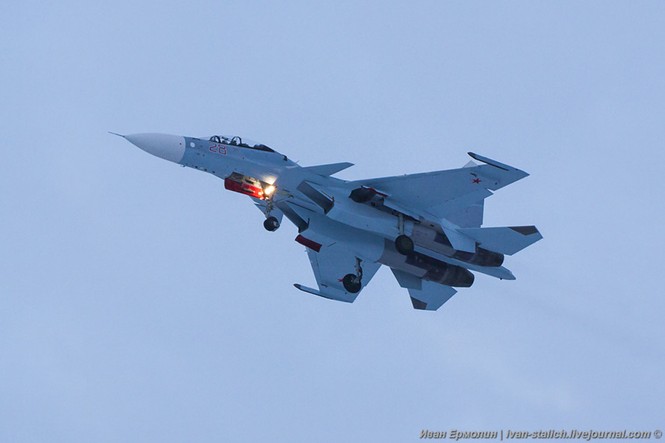 Nga bất ngờ đưa thêm tiêm kích Su-30SM tới miền Nam - ảnh 3