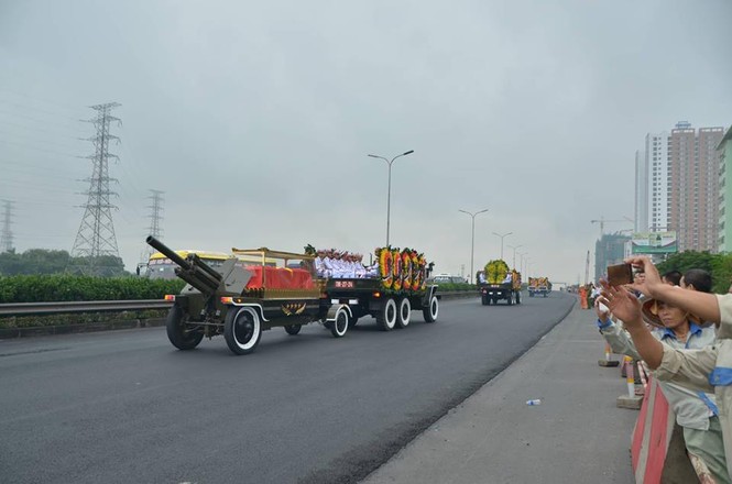 Cỗ linh xa đưa Chủ tịch nước Trần Đại Quang về quê nhà - ảnh 10