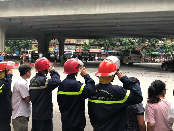 Cỗ linh xa đưa Chủ tịch nước Trần Đại Quang về quê nhà - ảnh 13