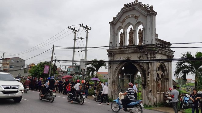 Cỗ linh xa đưa Chủ tịch nước Trần Đại Quang về quê nhà - ảnh 5