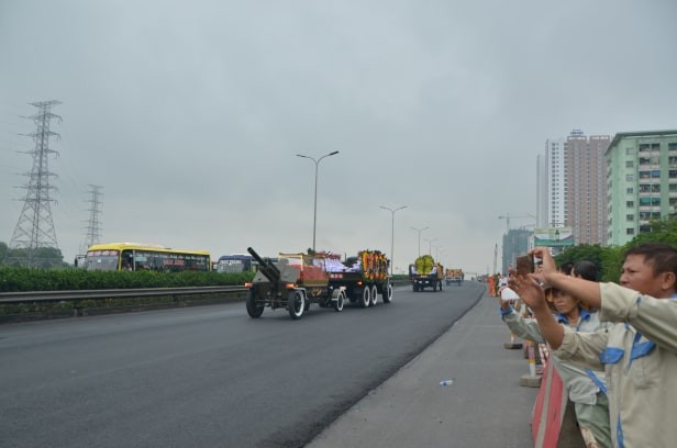 Cỗ linh xa đưa Chủ tịch nước Trần Đại Quang về quê nhà - ảnh 9