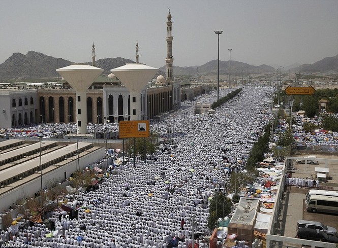 Cận cảnh vụ giẫm đạp kinh hoàng gần thánh địa Mecca - ảnh 5