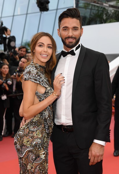 Nabilla Benattia sexy nổi bật, hôn say đắm bạn trai ở thảm đỏ Cannes - ảnh 5