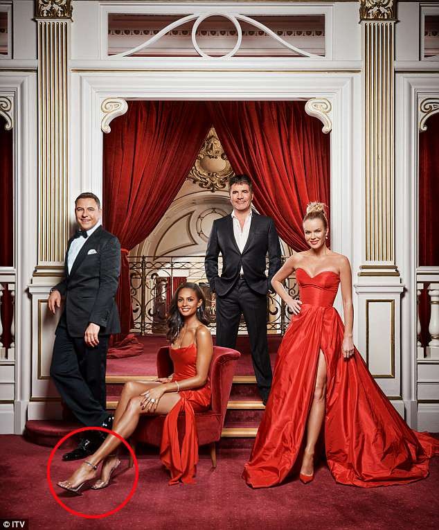 Nhan sắc quyến rũ của nữ giám khảo quyền lực tại Britain's Got Talent - ảnh 12