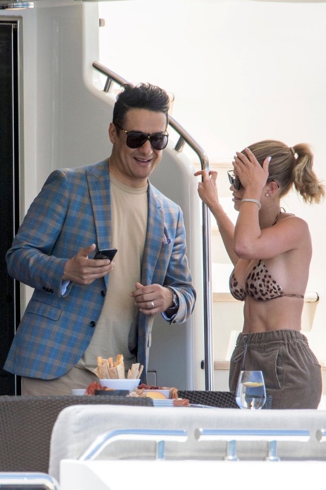 Sofia Richie diện bikini bé xíu khoe vóc dáng tuyệt đẹp - ảnh 2
