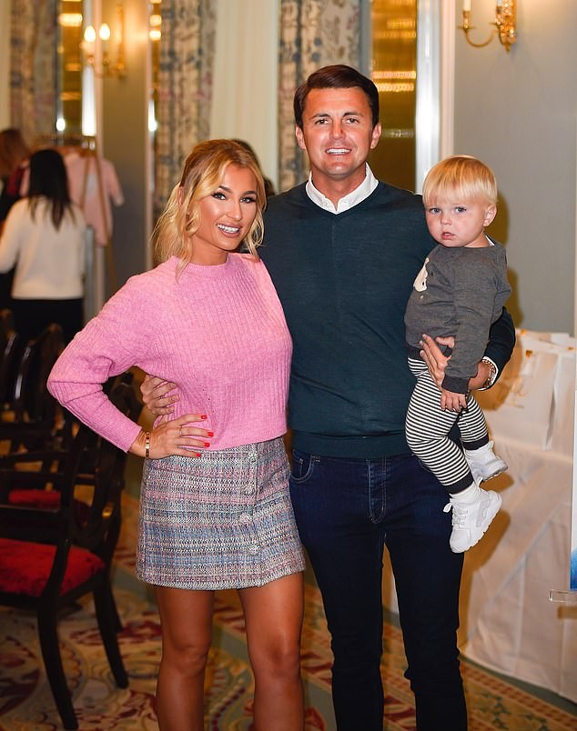Billie Faiers khoe dáng nóng bỏng với bikini da báo - ảnh 11