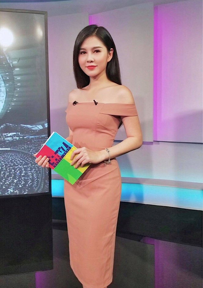 Trò chuyện với nữ MC Thể thao Việt hot nhất AFF Cup 2018 lên báo Hàn - ảnh 2