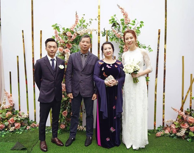 Mẹ Cường Đô La tặng nhẫn cho Đàm Thu Trang tại đám hỏi - ảnh 2