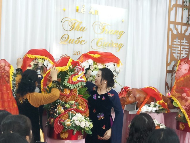 Mẹ Cường Đô La tặng nhẫn cho Đàm Thu Trang tại đám hỏi - ảnh 3