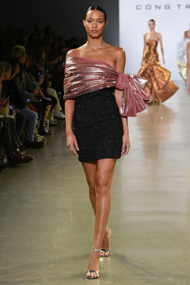 Siêu mẫu nội y Lais Ribeiro khoe dáng tuyệt mỹ trong show của Công Trí - ảnh 5