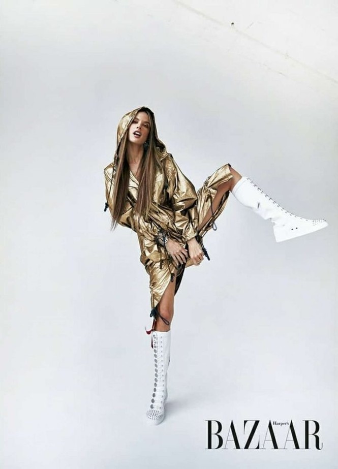 Chân dài đắt giá Alessandra Ambrosio khoe dáng trên tạp chí Việt Nam - ảnh 2