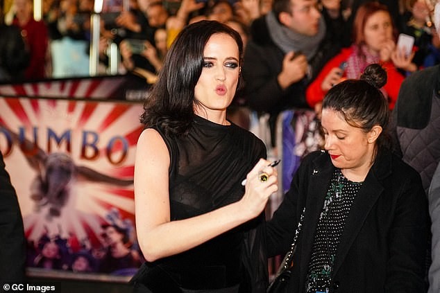 'Bond girl' Eva Green mặc váy xuyến thấu gợi cảm hút mắt - ảnh 5