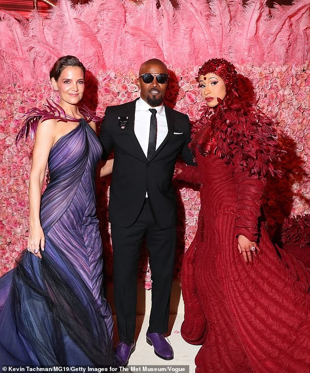 Katie Holmes lần đầu công khai tình cảm bên Jamie Foxx tại sự kiện lớn - ảnh 4