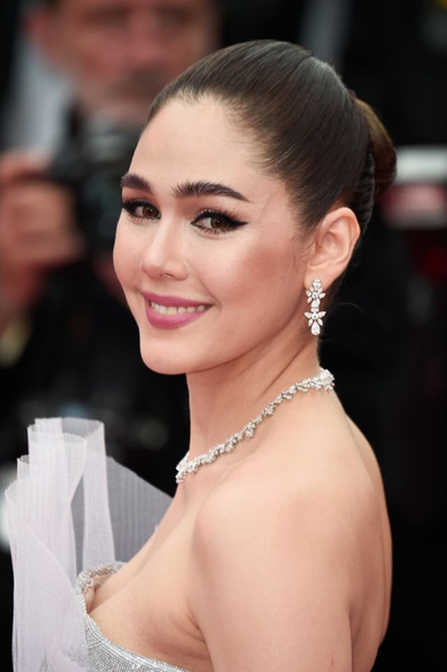 ‘Mỹ nhân đẹp nhất Thái Lan’ mặc váy xuyên thấu, khoe nội y ở Cannes - ảnh 6