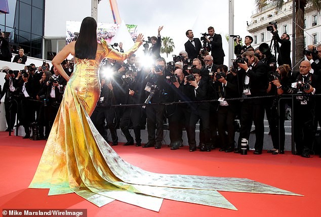 'Hoa hậu đẹp nhất mọi thời đại' Aishwarya Rai quyến rũ trên thảm đỏ Cannes - ảnh 9
