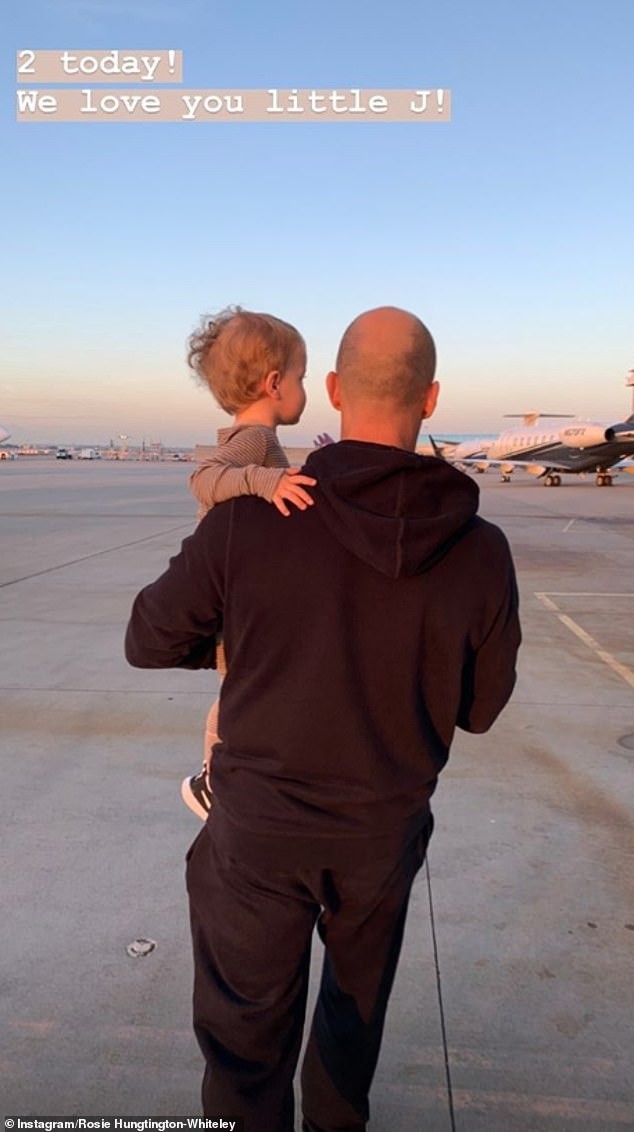 'Người vận chuyển' Jason Statham hạnh phúc bên bạn gái siêu mẫu - ảnh 4