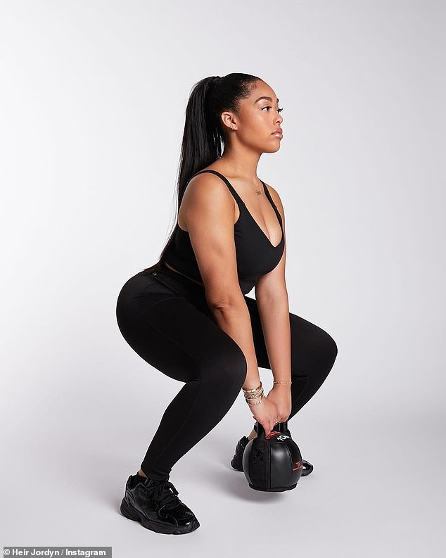 Người mẫu ngoại cỡ Jordyn Woods nảy nở gây 'chao đảo' - ảnh 3