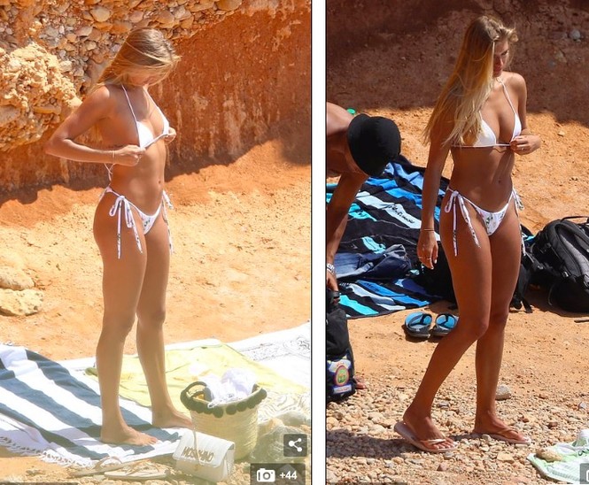 Sao truyền hình Anh quá nóng bỏng với bikini bé xíu, tình tứ bạn trai trên biển - ảnh 12