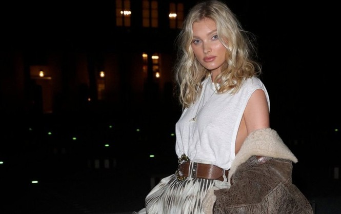Mẫu nội y Elsa Hosk 'thả rông' vòng 1 với áo mỏng tang đi sự kiện - ảnh 4