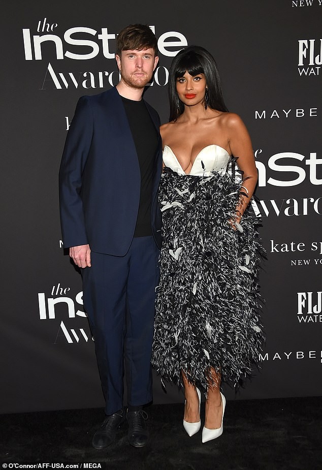 Jameela Jamil hở bạo, lộ gần trọn vòng 1 đi sự kiện gây choáng - ảnh 3