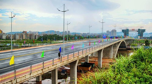 Thông quan cây cầu dạng vòm lớn nhất Việt Nam - ảnh 1