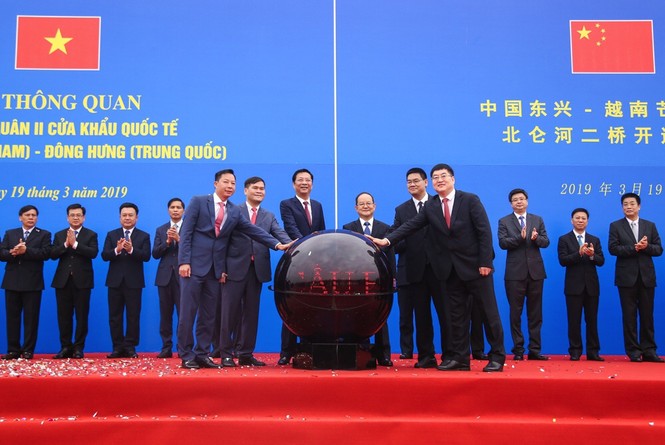 Thông quan cây cầu dạng vòm lớn nhất Việt Nam - ảnh 2