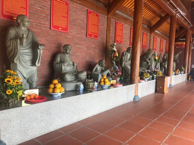 Chùm ảnh chùa Ba Vàng vắng khách sau