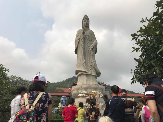 Chùm ảnh chùa Ba Vàng vắng khách sau