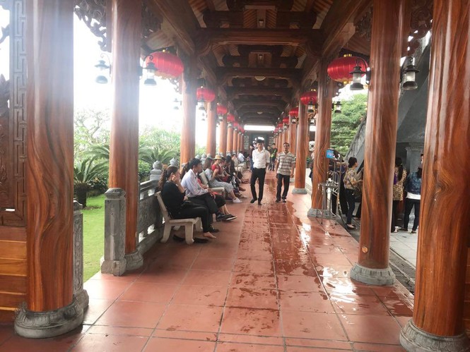 Chùm ảnh chùa Ba Vàng vắng khách sau