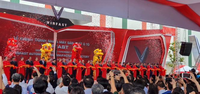 Thủ tướng dự lễ Khánh thành nhà máy ô tô Vinfast - ảnh 1
