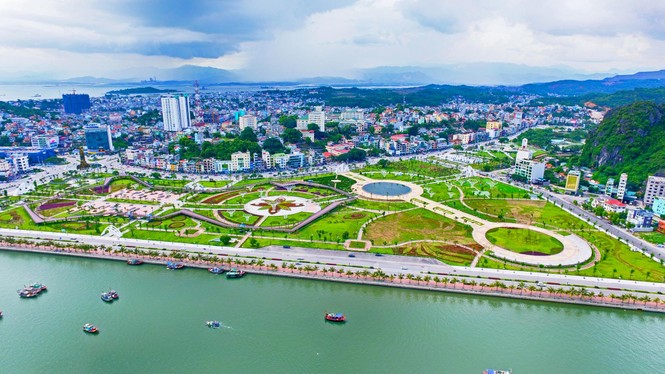 Công viên đi bộ của thành phố đáng sống xuống cấp trầm trọng - ảnh 1