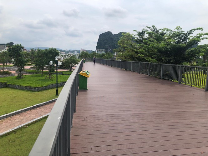 Công viên đi bộ của thành phố đáng sống xuống cấp trầm trọng - ảnh 6